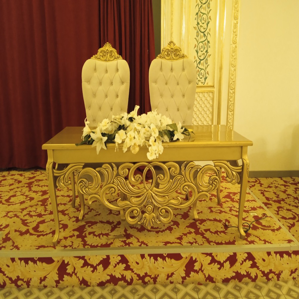 Gold Salon