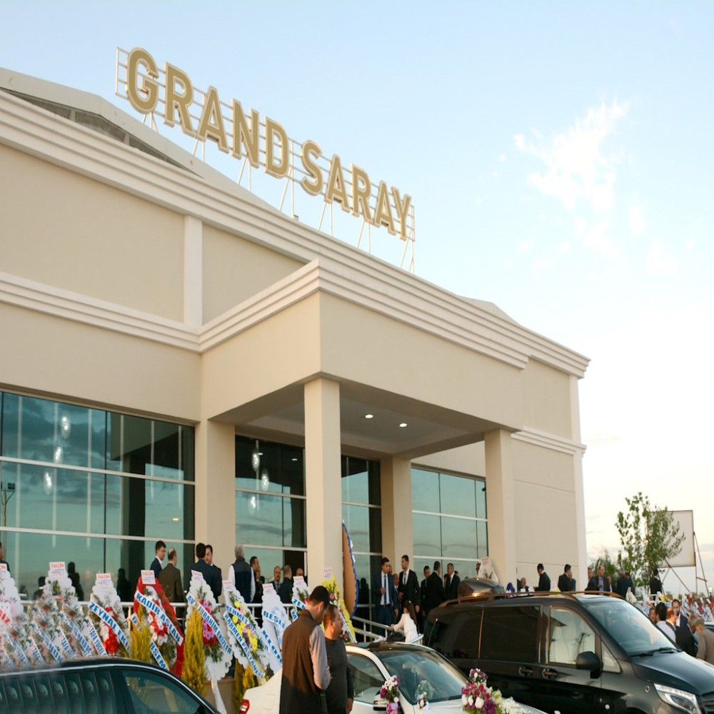 Grand Saray Salon